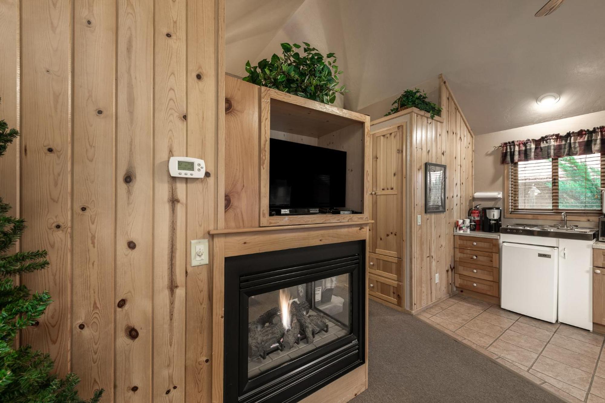 Shadow Mountain Lodge And Cabins Ruidoso Exteriör bild